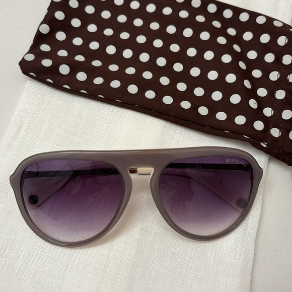 HENRI BENDEL RARE RETIREDgray sunglasses. - Picture 2 of 11